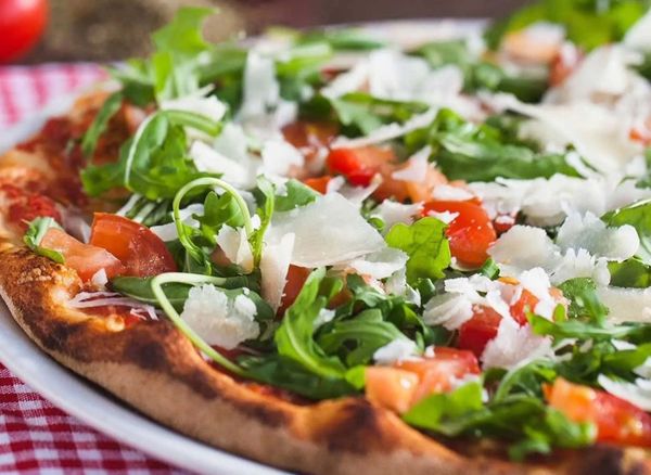 Madonna Pizza und Burger