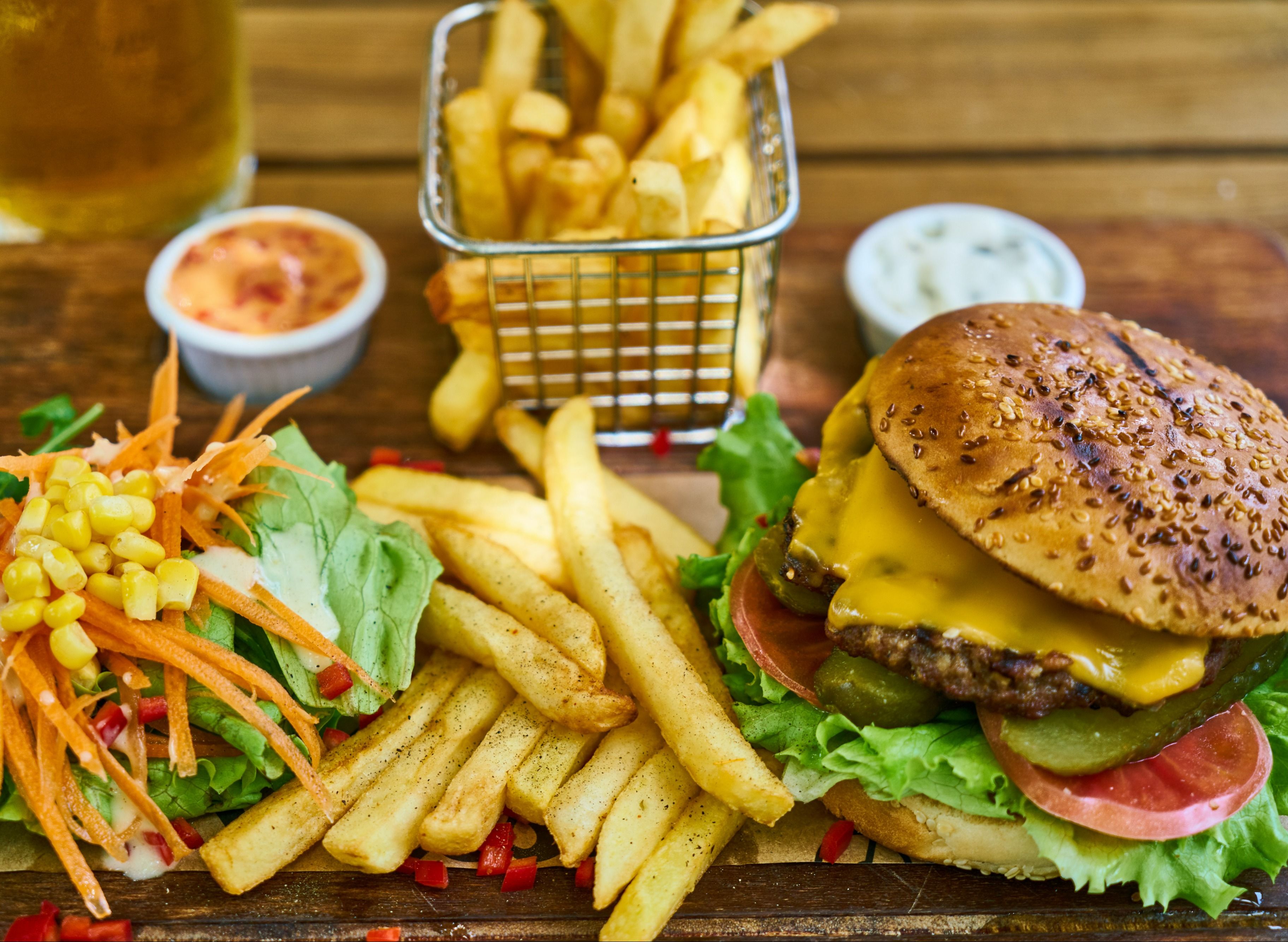 iNi Burger delivery near you & menu in Gattendorf mjam