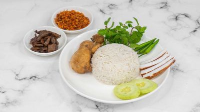 ဘေတား အုန်းထမင်းနှင့်မြန်မာထမင်းဟင်းမျိုးစုံ