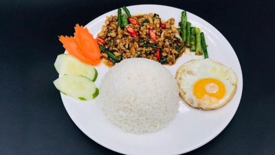 4C ကြေးအိုးနှင့်စားဖွယ်စုံ