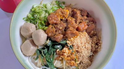 ကျိုင်းတုံ ဟလာလ်ရှမ်းခေါက်ဆွဲ