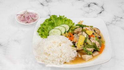 ရွှေနန်းရိပ် မာလာရှမ်းကောနှင့်စားဖွယ်စုံ