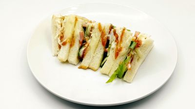 ဝိုင်းဝိုင်းလည် Food & Drinks (မဟာအောင်မြေ)