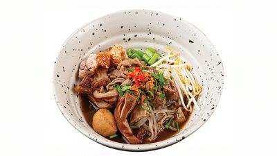 Crush ကွေ့တီယိုနှင့်အထောင်း (မဟာအောင်မြေ)