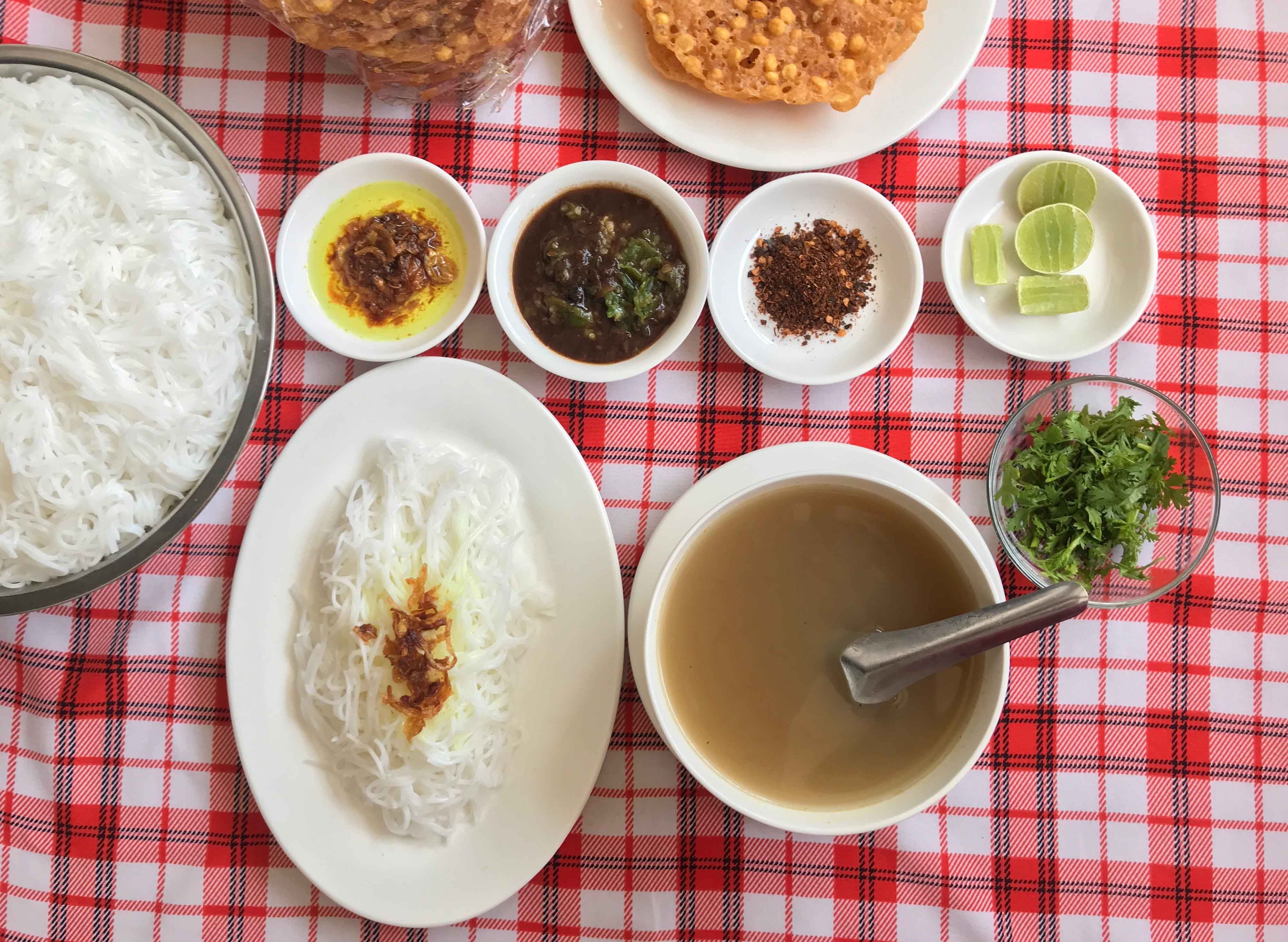 ဘကြီး ရခိုင်မုန့်တီ vendor logo