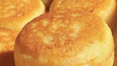 You Fu Bao - Burger (မင်္ဂလာ မန္တလေး)