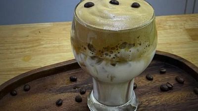 ရတနာ (Drink & Bakery)