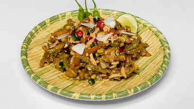 Date Salad အာပူလျှာပူနှင့်အသုပ်စုံ