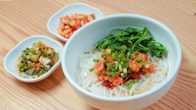 ရွှေတောင်ကြီး ရှမ်းခေါက်ဆွဲနှင့်စားဖွယ်စုံ