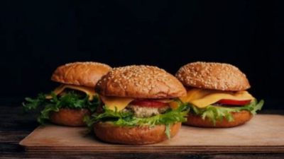 Mr Burger & Cafe