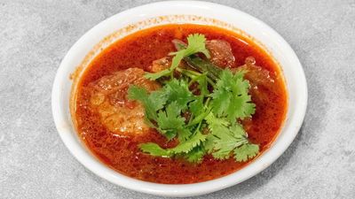 သမီးလေးမြန်မာထမင်းဆိုင်