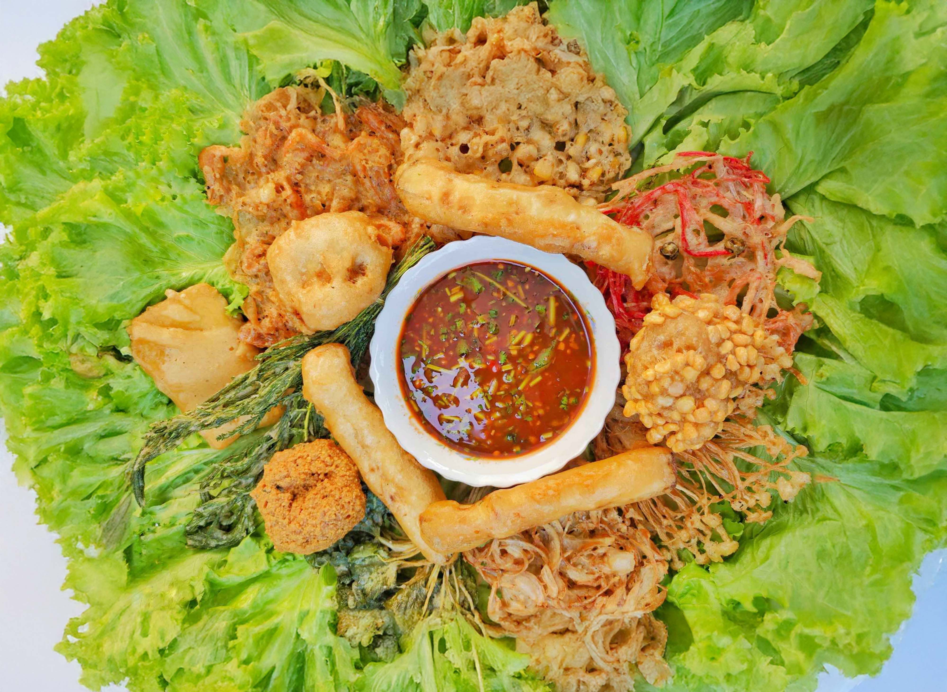 大人気アイテム 361 အကြော်စုံ Menu | Order Online on foodpanda Myanmar その他