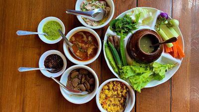 Danuphyu Daw Saw Yi (Ywarma Kyaung Street)