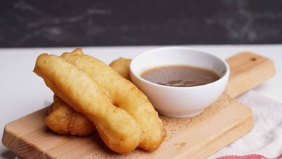 Tanty Cakoi & Donut Gebu (Balik Pulau)