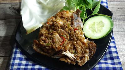 Kopi Dua Ayam Gepuk Wak Nyek (Tapah)