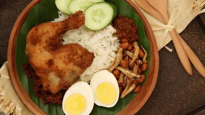Lia Qelate Nasi Kukus Ayam Berempah (Kangar)