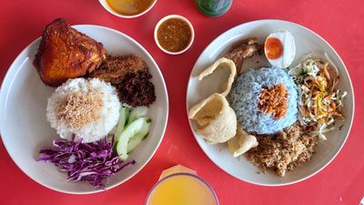 吉兰丹蒸饭香料炸鸡 Nasi Kukus Kelantan (Bahau)