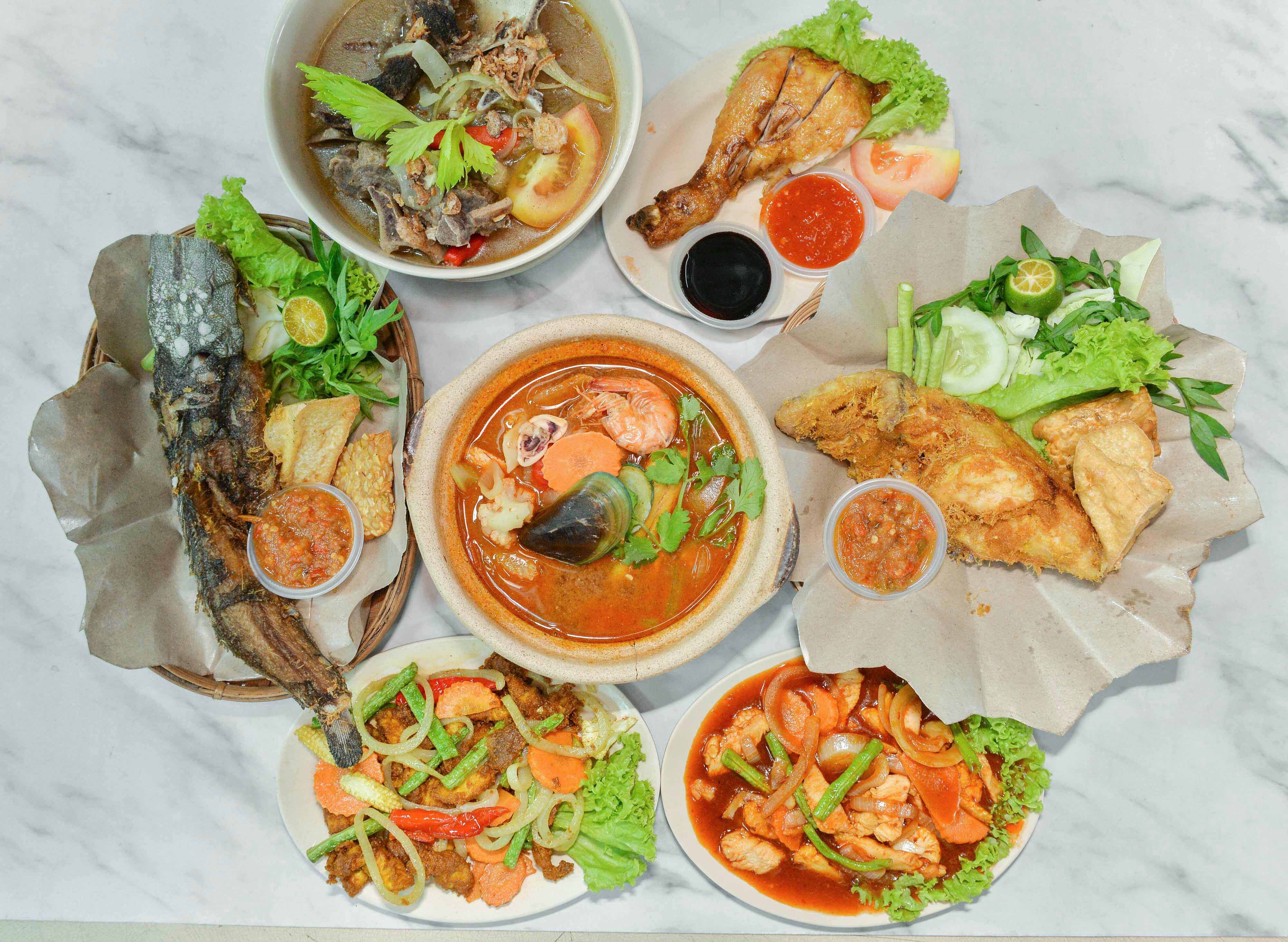 Double ‘R’ Tomyam vendor logo