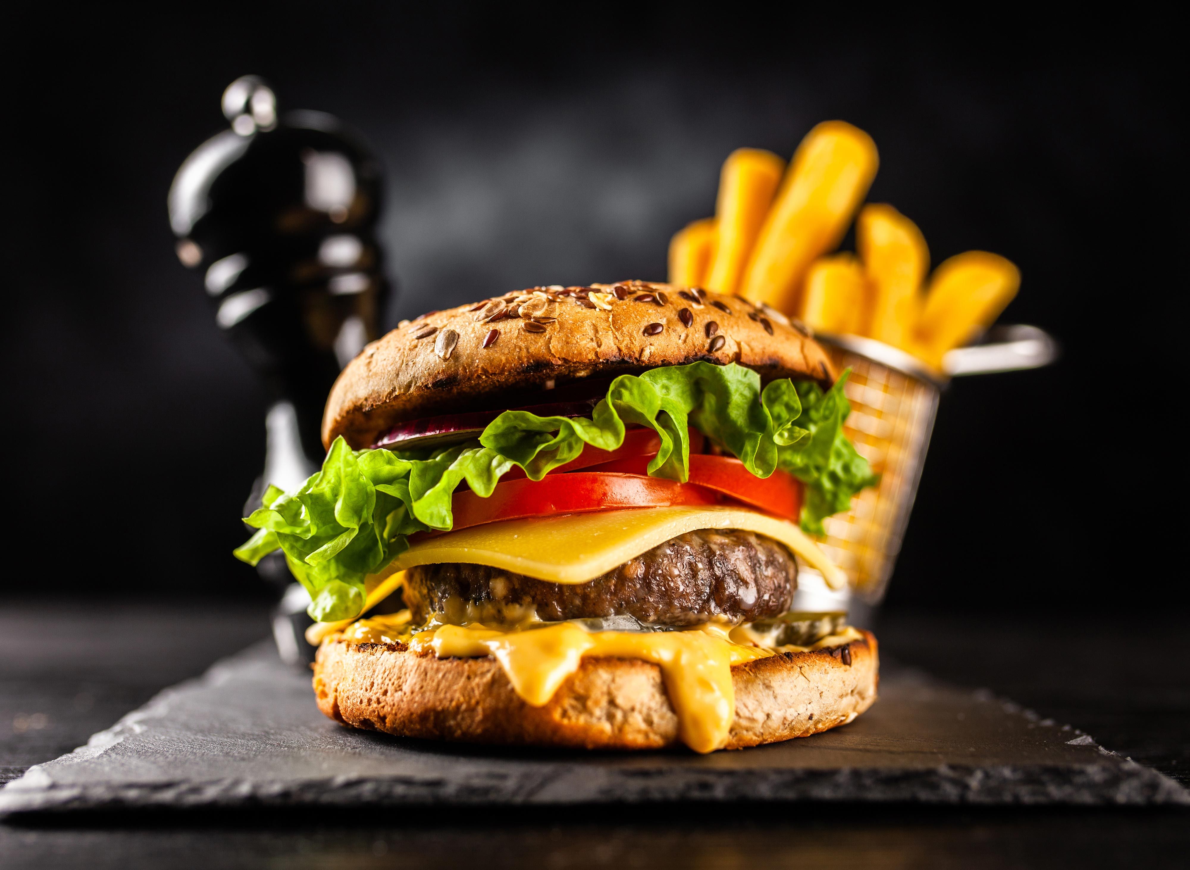 HUSSIN BURGER & BURGER CHICKEN CRISPY vendor logo