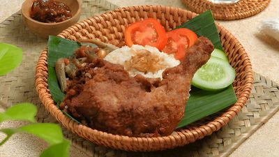 Nasi Lemak Berlauk (Pasar Malam)