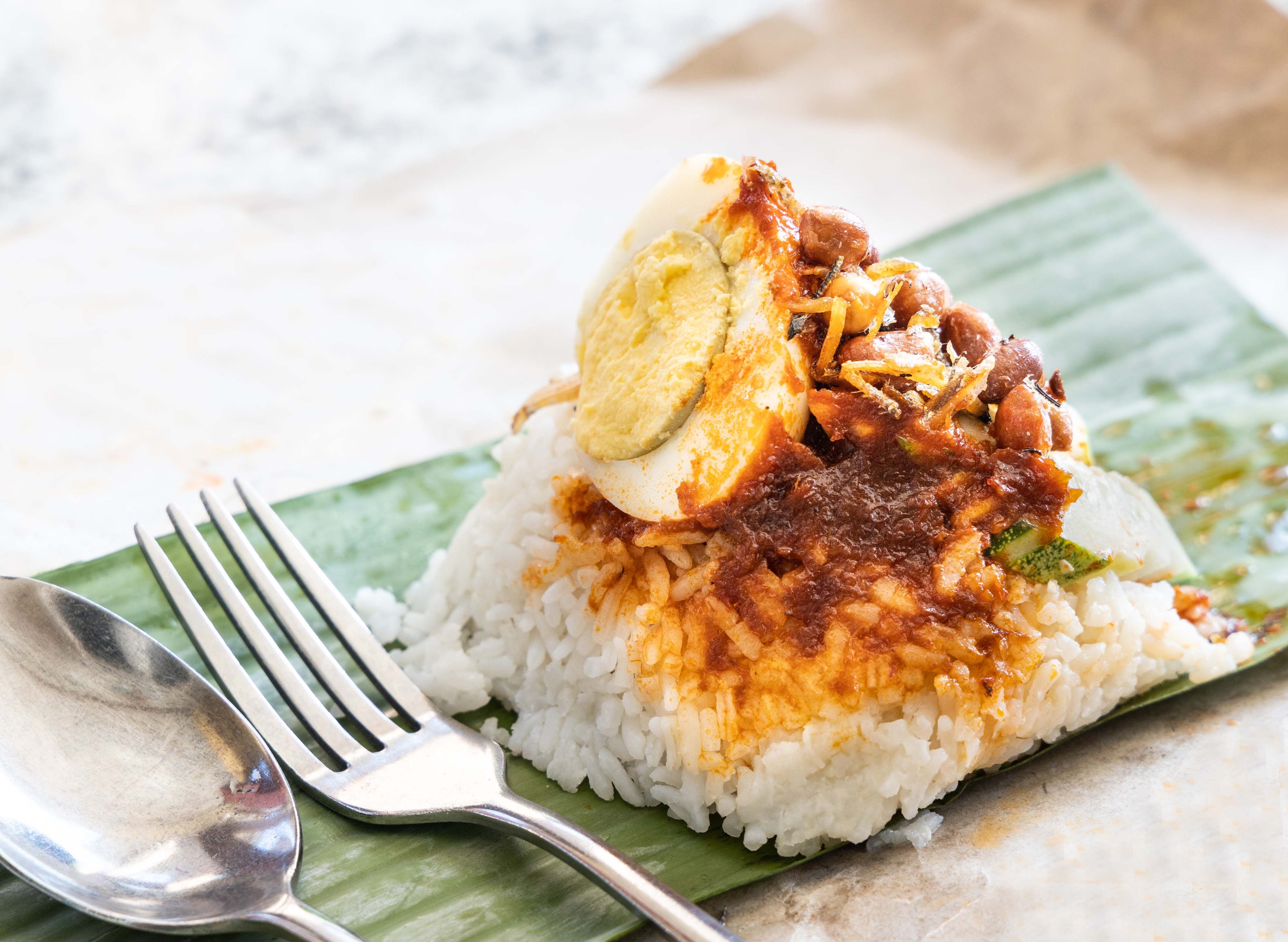 Nasi Lemak Melaka Berlauk Lontong Johor Food Delivery From Foodpanda