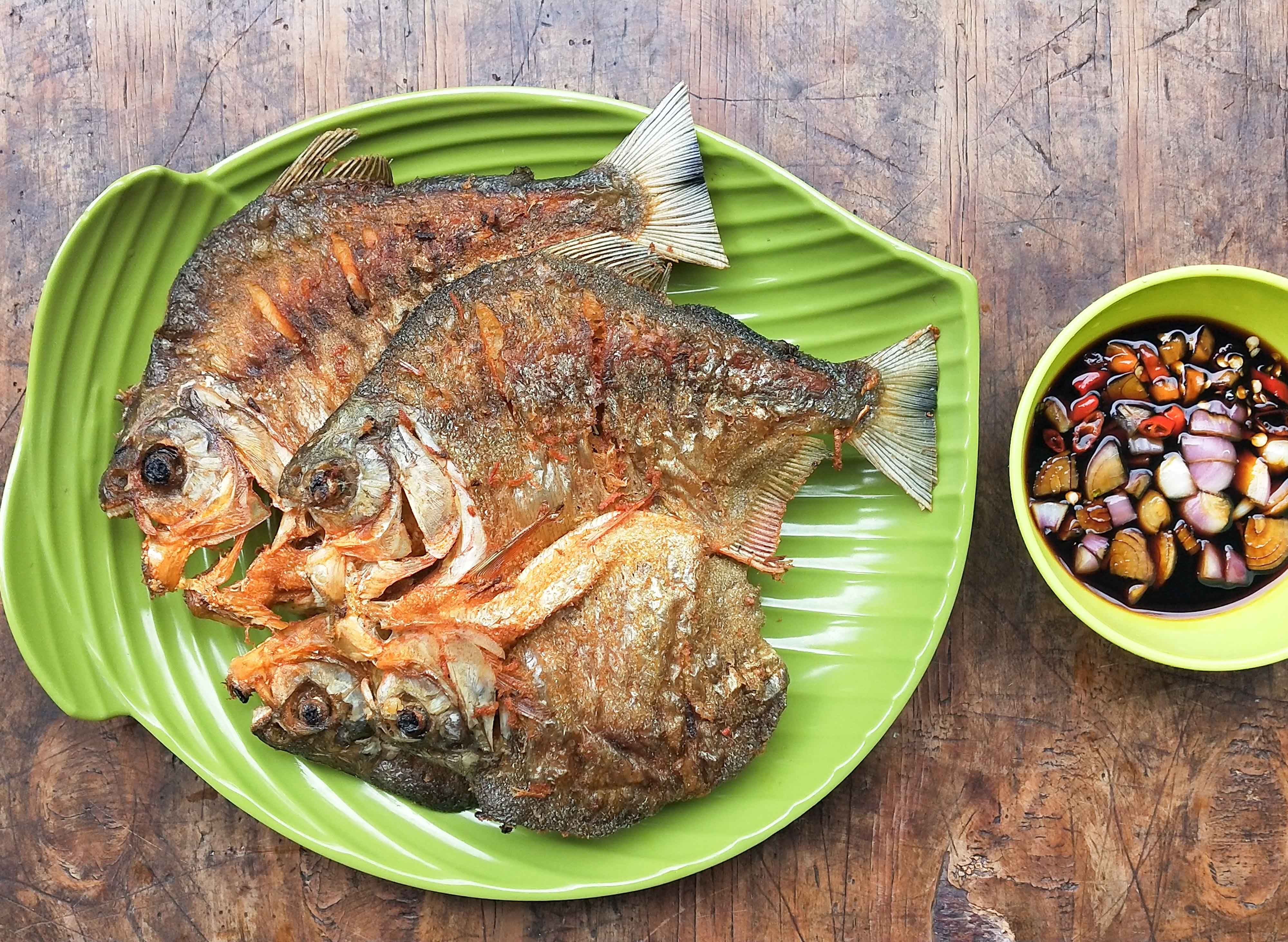 Bawal Goreng Panas Menu In Kuala Kangsar Food Delivery In Kuala Kangsar Foodpanda