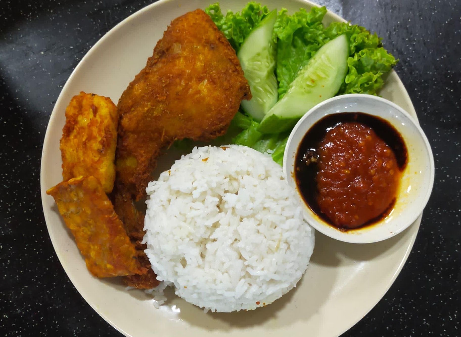 Marvelous Ayam Goreng Kunyit (Menara PT80) vendor logo
