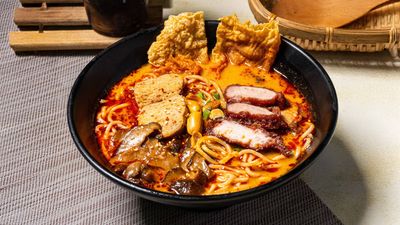 USJ CHILI PAN MEE (SS15)