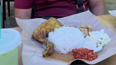 Ayam Gepuk Tokmi (Taman Baiduri)