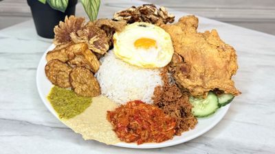 KAFE AYAM GEPUK ROOMY