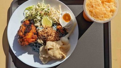 KAK MEK NASI BERLAUK