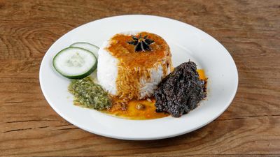 Ayam Goreng Kunyit Kak Yati (Pokok Sena)