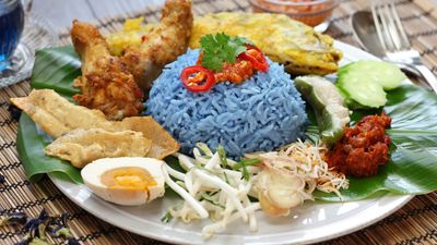 KAKNA NASI KERABU