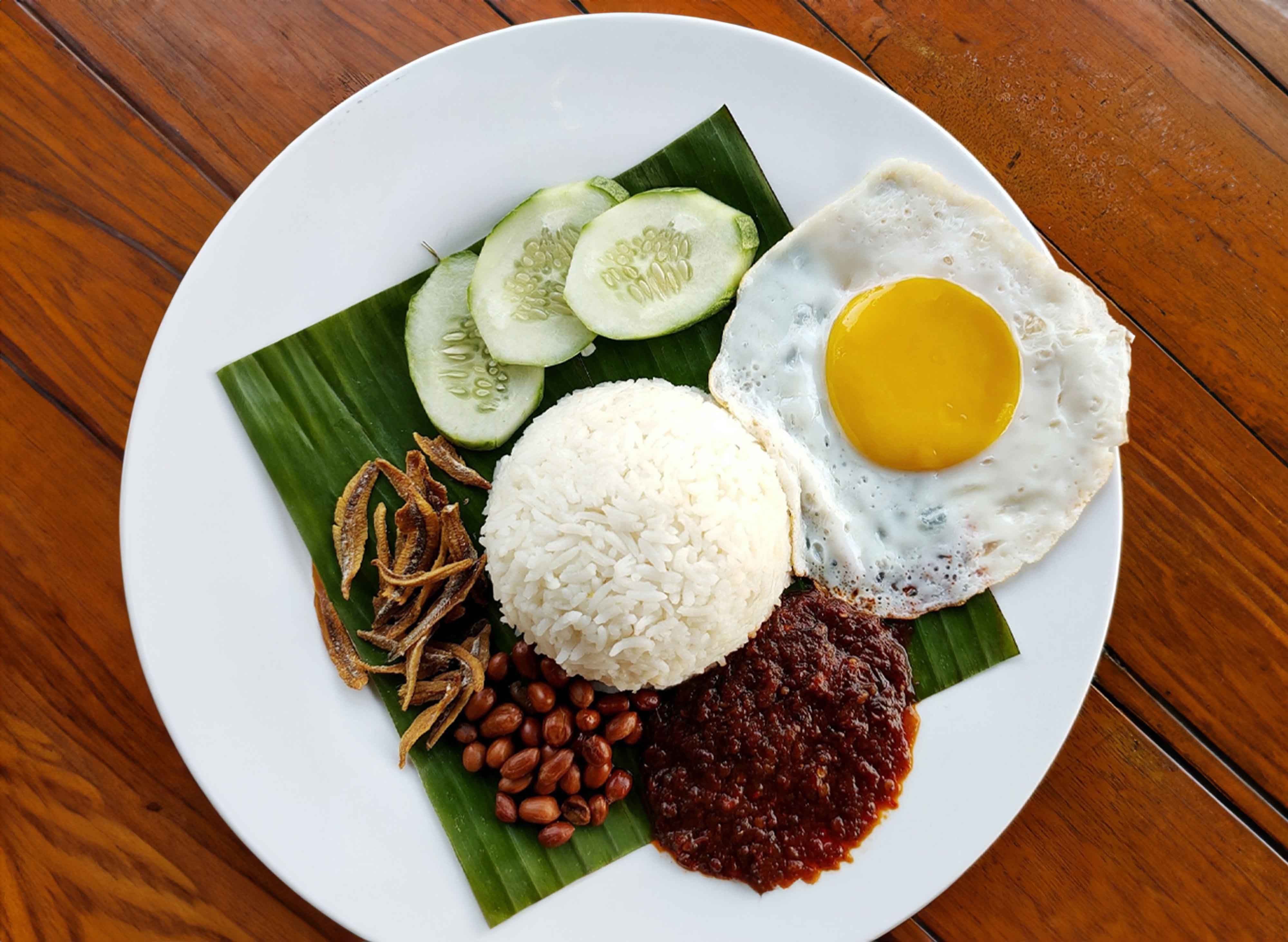 Nasi Lemak Berlauk Mctc Kedai Makan Penrissen Menu And Delivery In