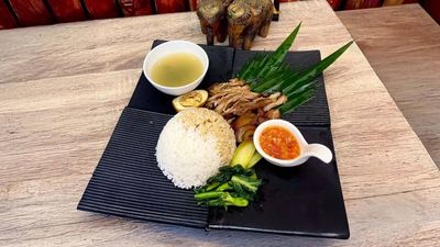 Taste Thai Cuisine 品泰泰国料理 (Pusat Perniagaan Maju Jaya)