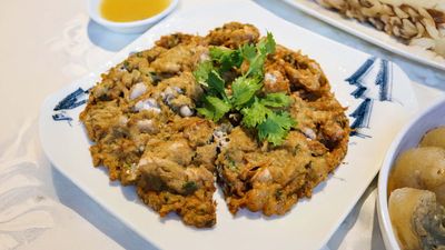 Stall 20 Fried Oyster Omelette 蚝煎。萝卜糕 (Tong Sui Kai, Taman Jubilee)