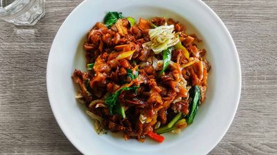 Ya Liu Jin Jing Fen 𣵾六经济粉 (Yuen Feng Kopitiam 元丰)