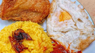 HongLing fried chicken and curry rice