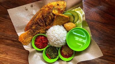 Ayam Penyet Berapi (TTDI Jaya)