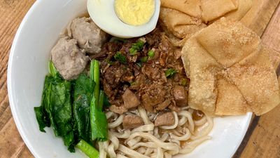 JR Mee Pangsit (Donggongon)