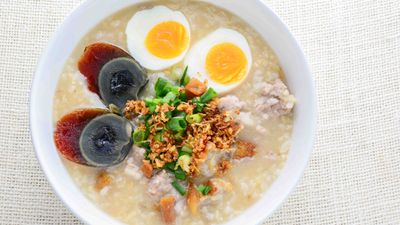 RESTORAN MAMA BUBUR BERLAUK