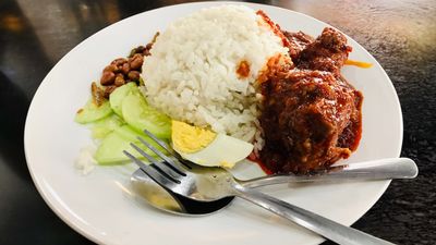 Nasi Lemak Pokok Besar (Taman Desa Aman)