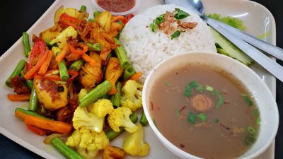 Nasi Tok Deng ( Outlet Wisma UOA 2 Jln Pinang )