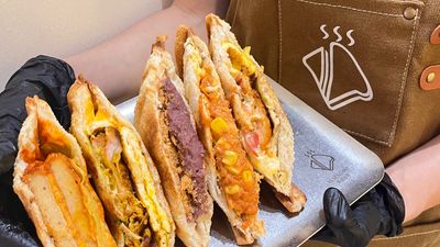 YUM TOAST CAFE (Jalan Pasar)