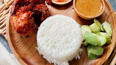 Nasi Kukus Ayam Dara (Abang Saiful)