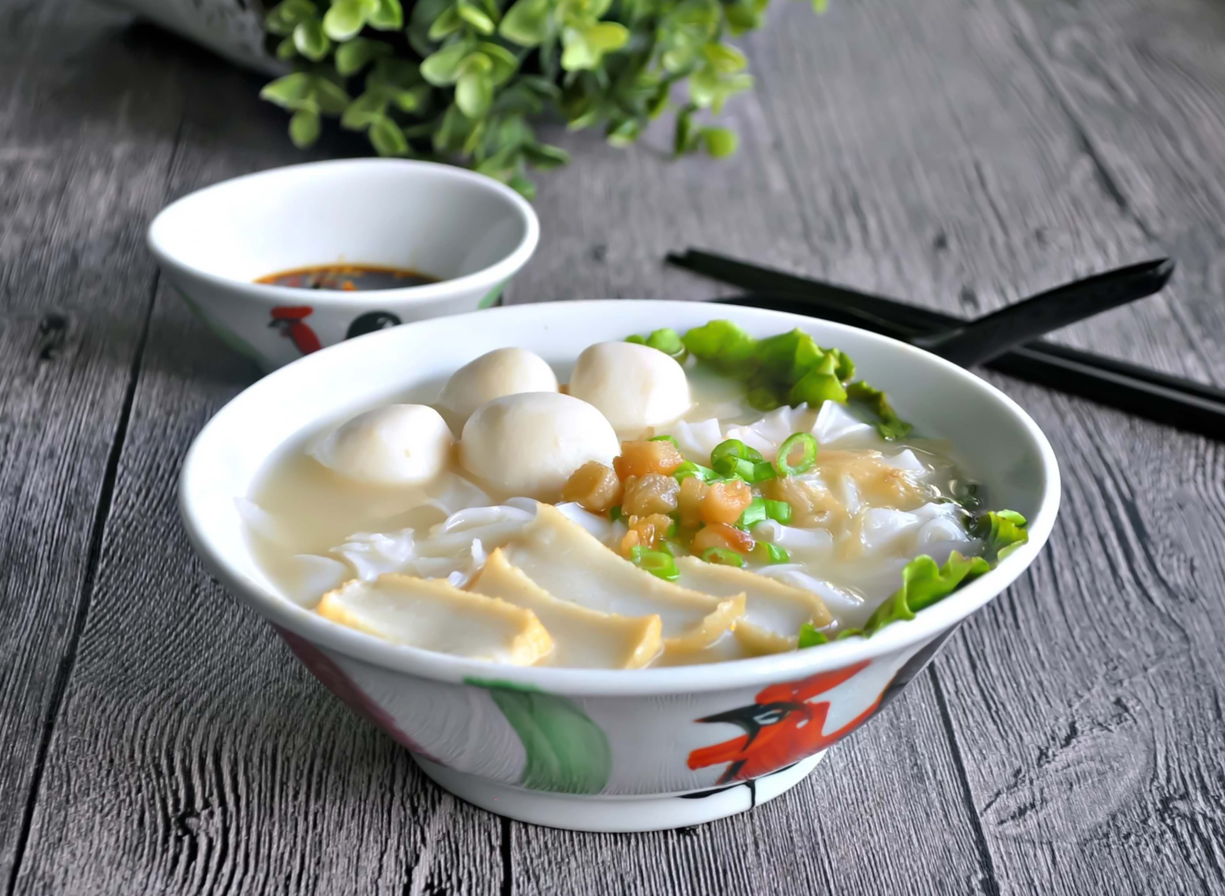 Kueh Tiao Soup Peach Garden Food Court menu and delivery in Kuching