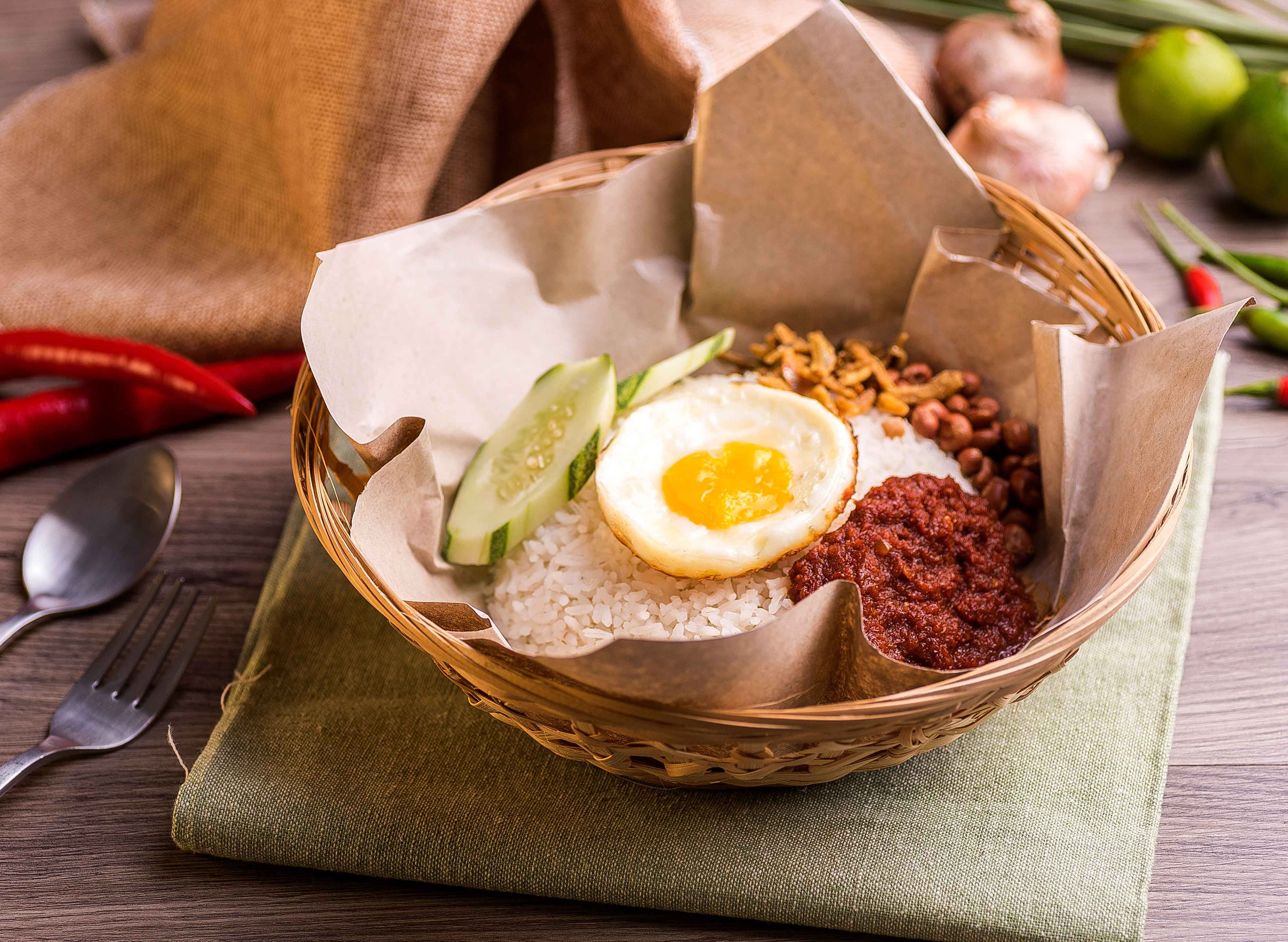 Nasi Lemak Telur Goreng