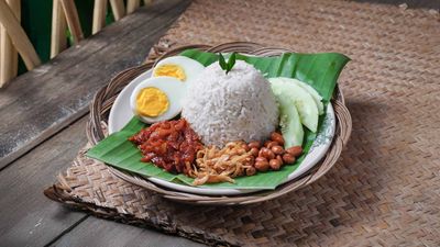 GEBASZ KITCHEN (Pasar Menggong)