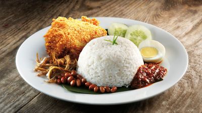 Nasi Lemak Daun Pisang (美食村 BK FoodVillage)