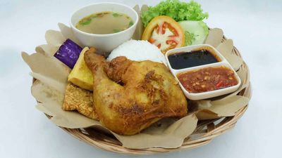 Ayam Penyet Sambal Pecak (Atas Kedai Chicketory)